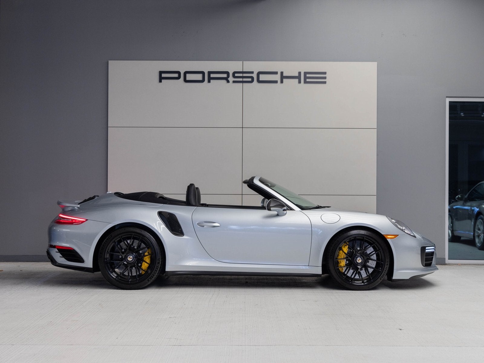 2018 Porsche 911 911 Turbo S Cabriolet