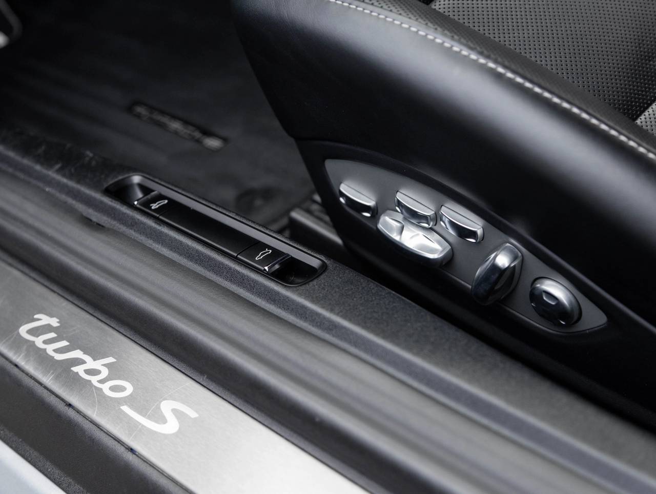 2018 Porsche 911 911 Turbo S Cabriolet