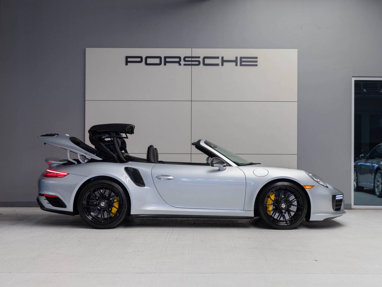 2018 Porsche 911 911 Turbo S Cabriolet