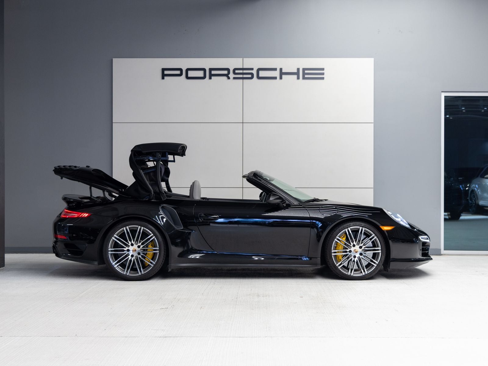 2014 Porsche 911 911 Turbo S Cabriolet