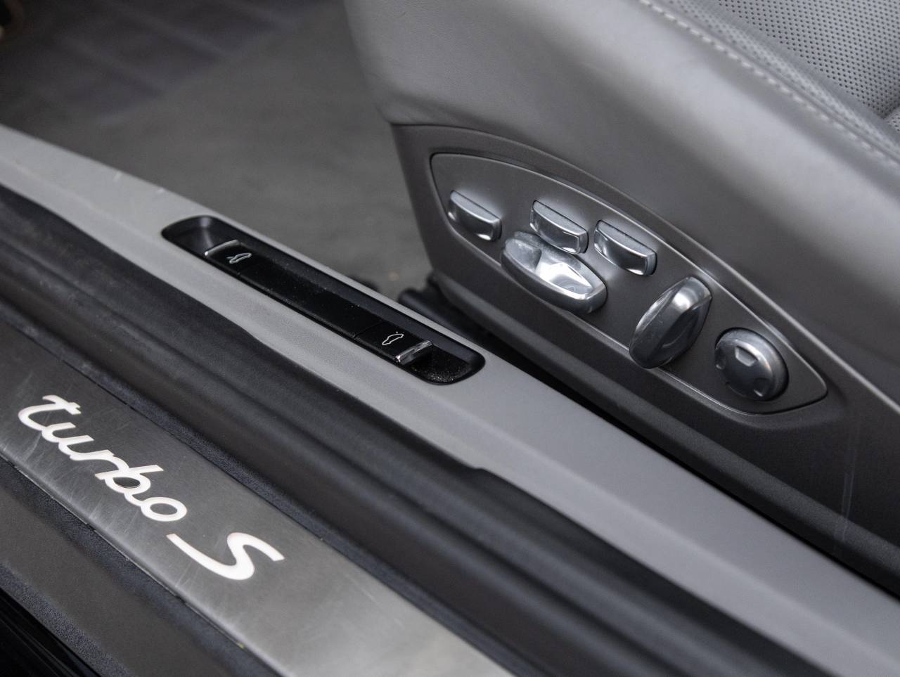 2014 Porsche 911 911 Turbo S Cabriolet