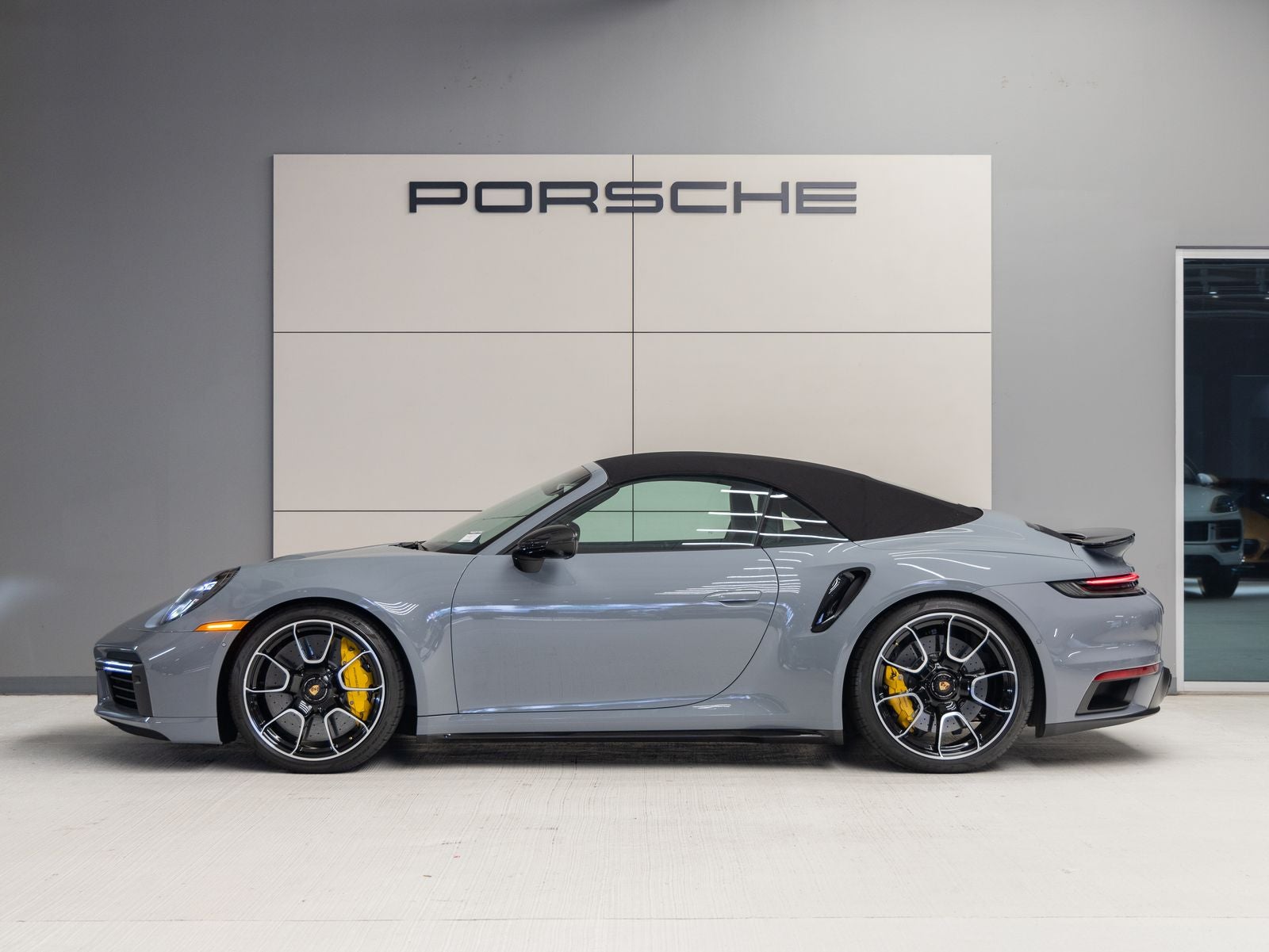 2024 Porsche 911 911 Turbo S Cabriolet (MY24)