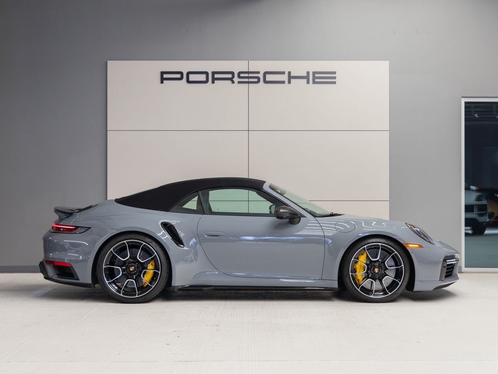 2024 Porsche 911 911 Turbo S Cabriolet (MY24)