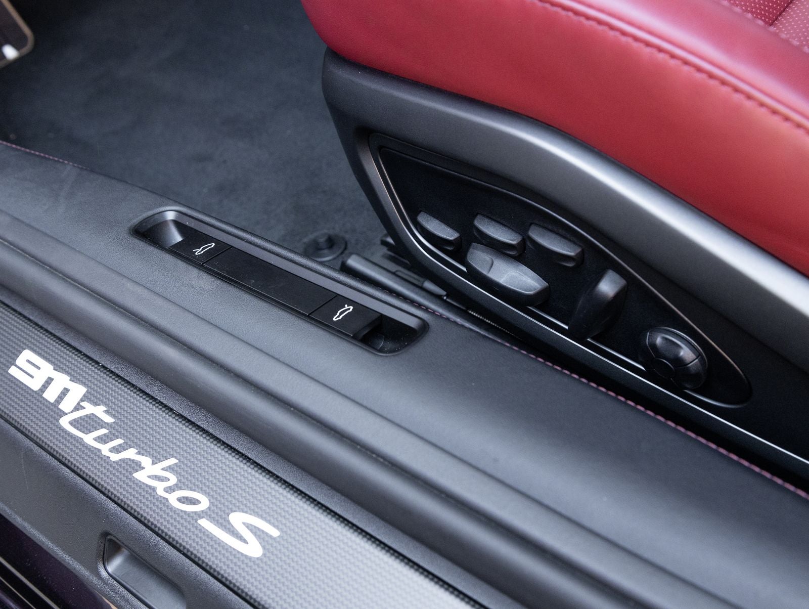 2025 Porsche 911 911 Turbo S Cabriolet