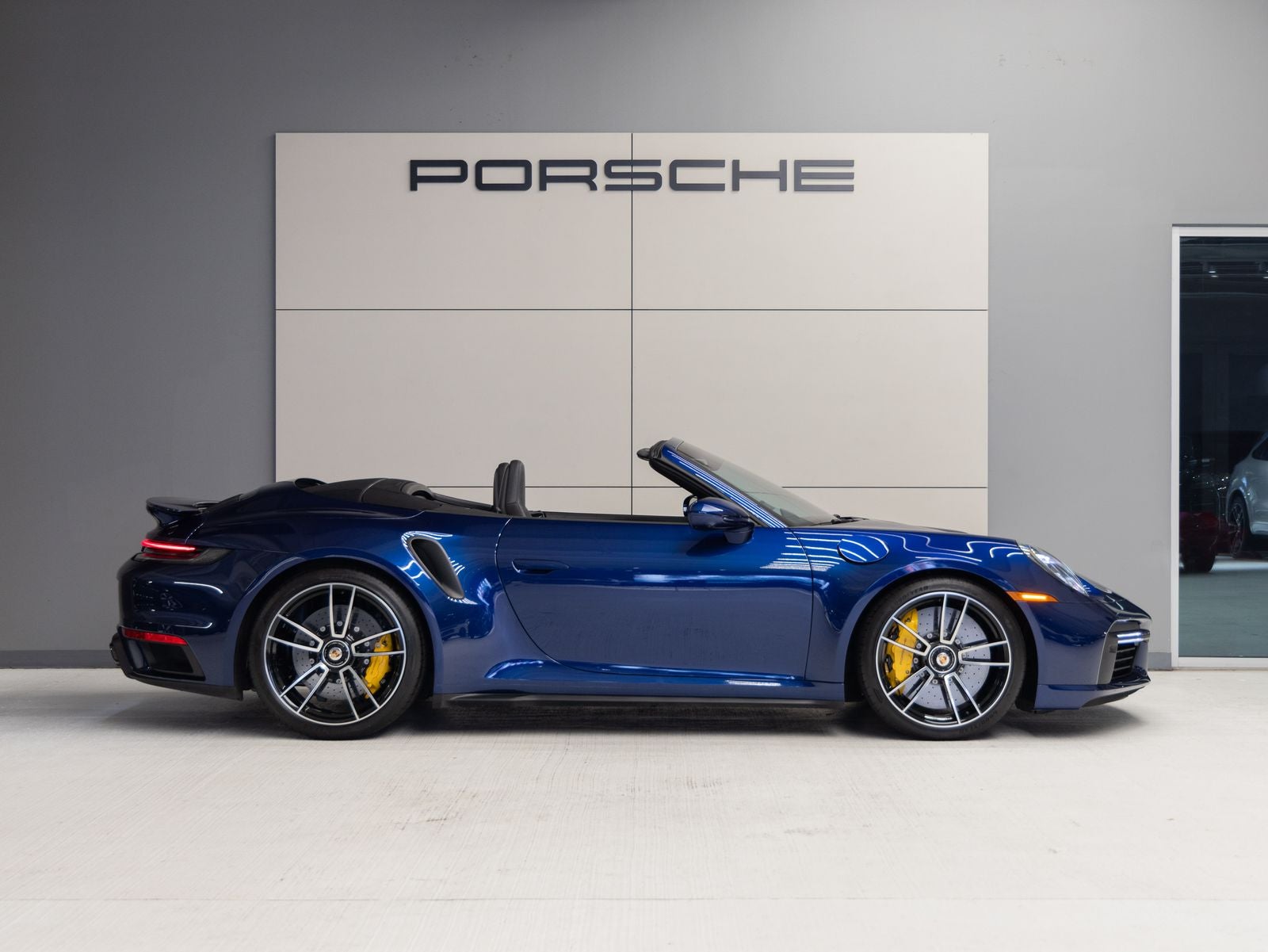 2022 Porsche 911 911 Turbo S Cabriolet (MY22)