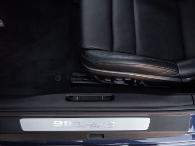 2022 Porsche 911 911 Turbo S Cabriolet (MY22)