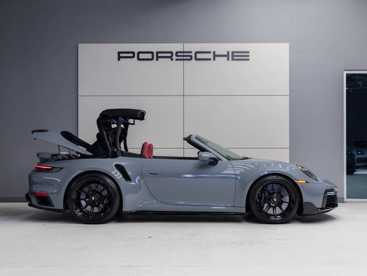 2024 Porsche 911 911 Turbo S Cabriolet (MY24)