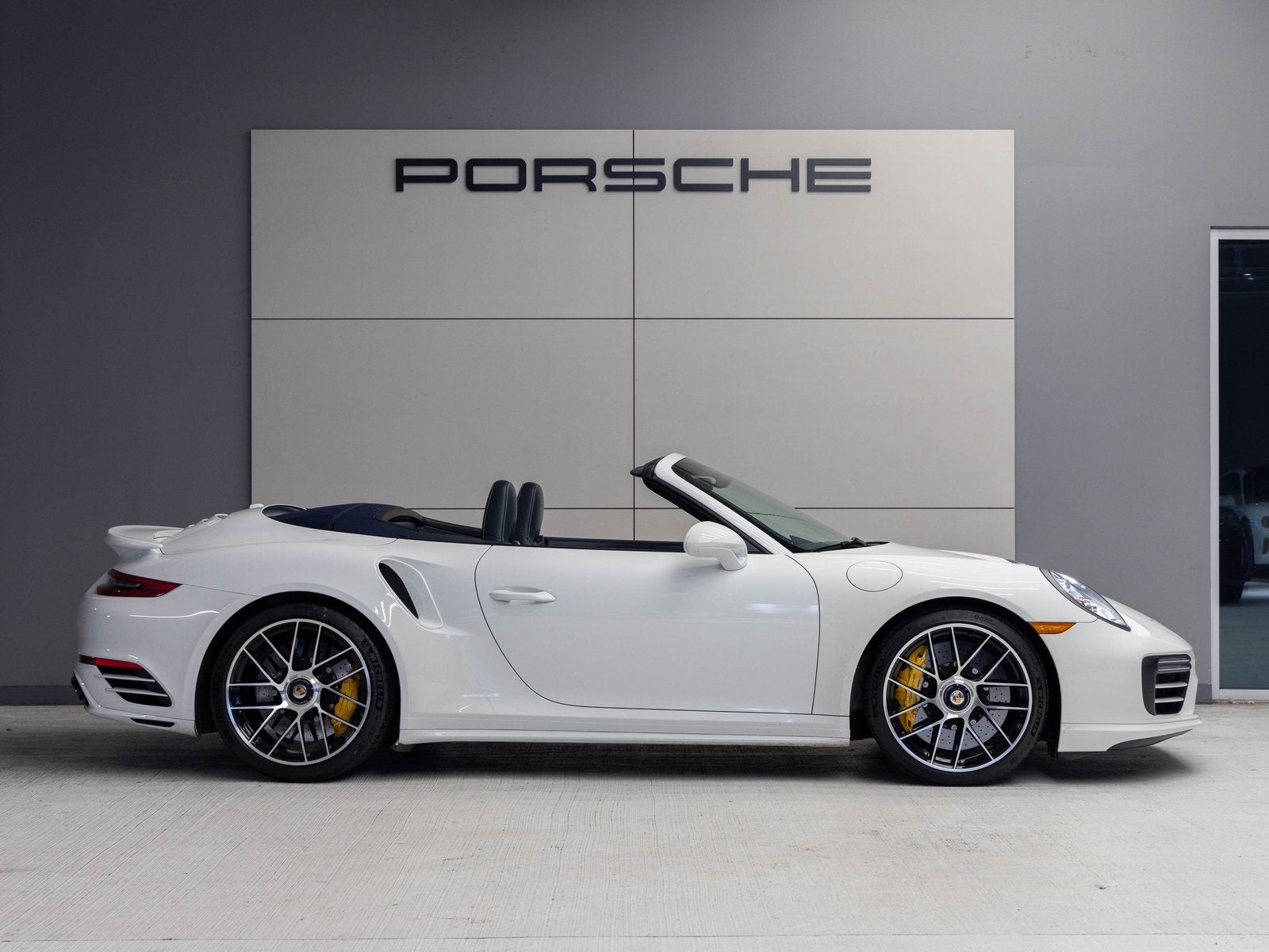 2019 Porsche 911 911 Turbo S Cabriolet
