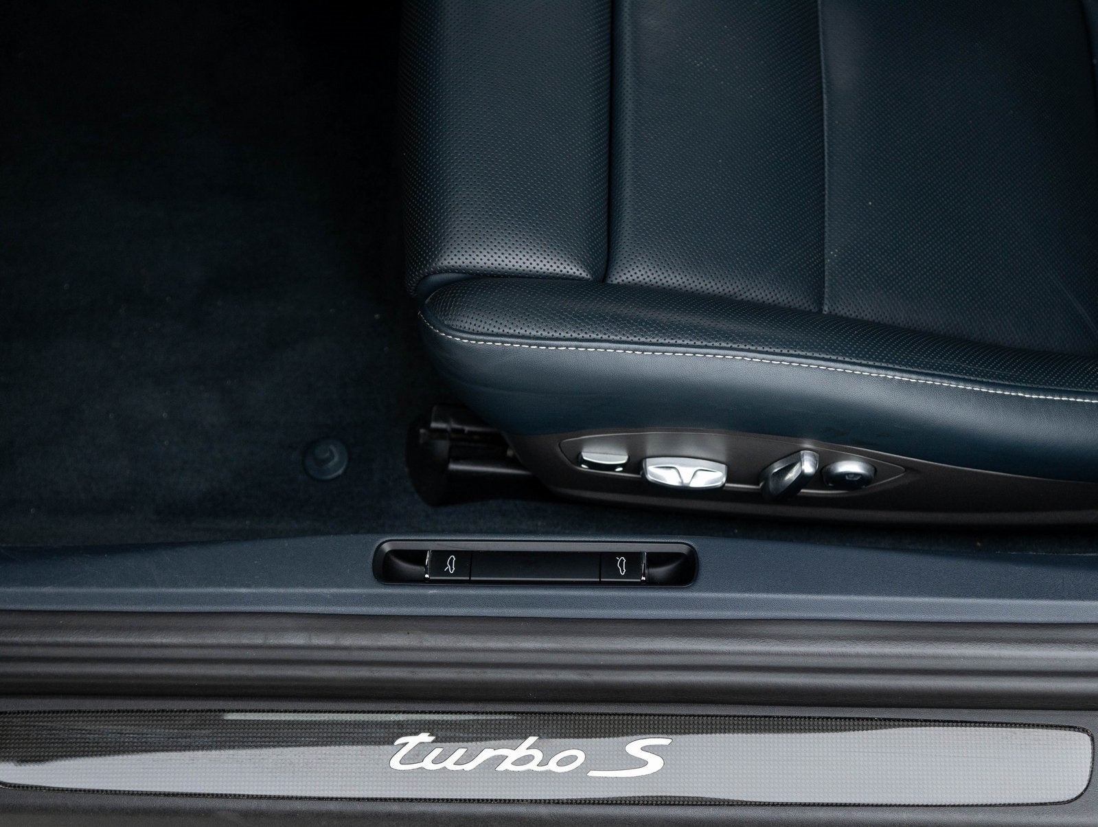 2019 Porsche 911 911 Turbo S Cabriolet