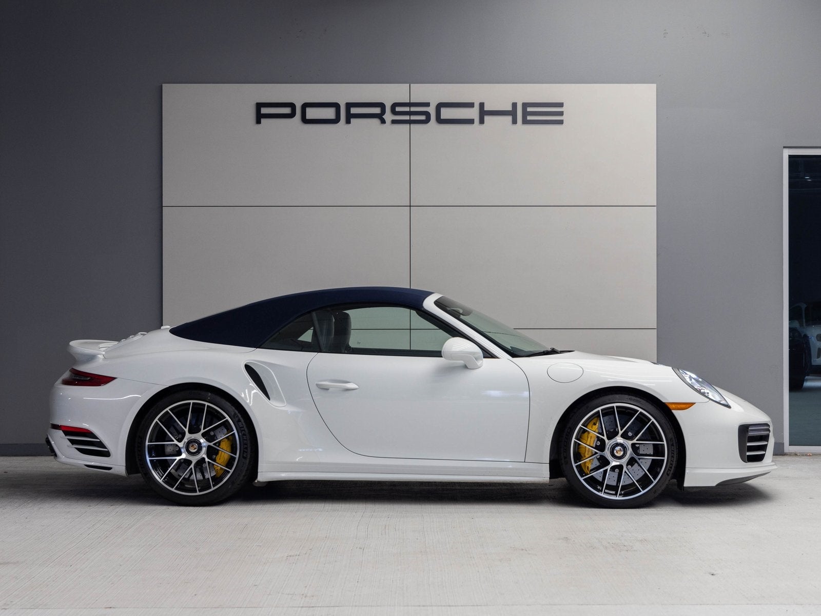 2019 Porsche 911 911 Turbo S Cabriolet