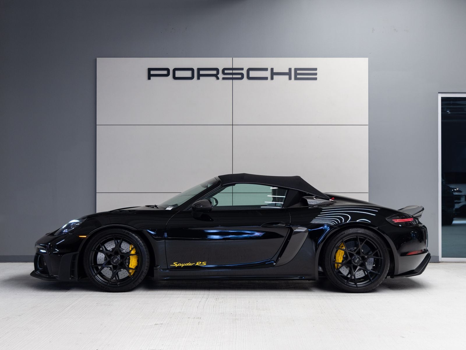 2025 Porsche 718 718 Spyder RS