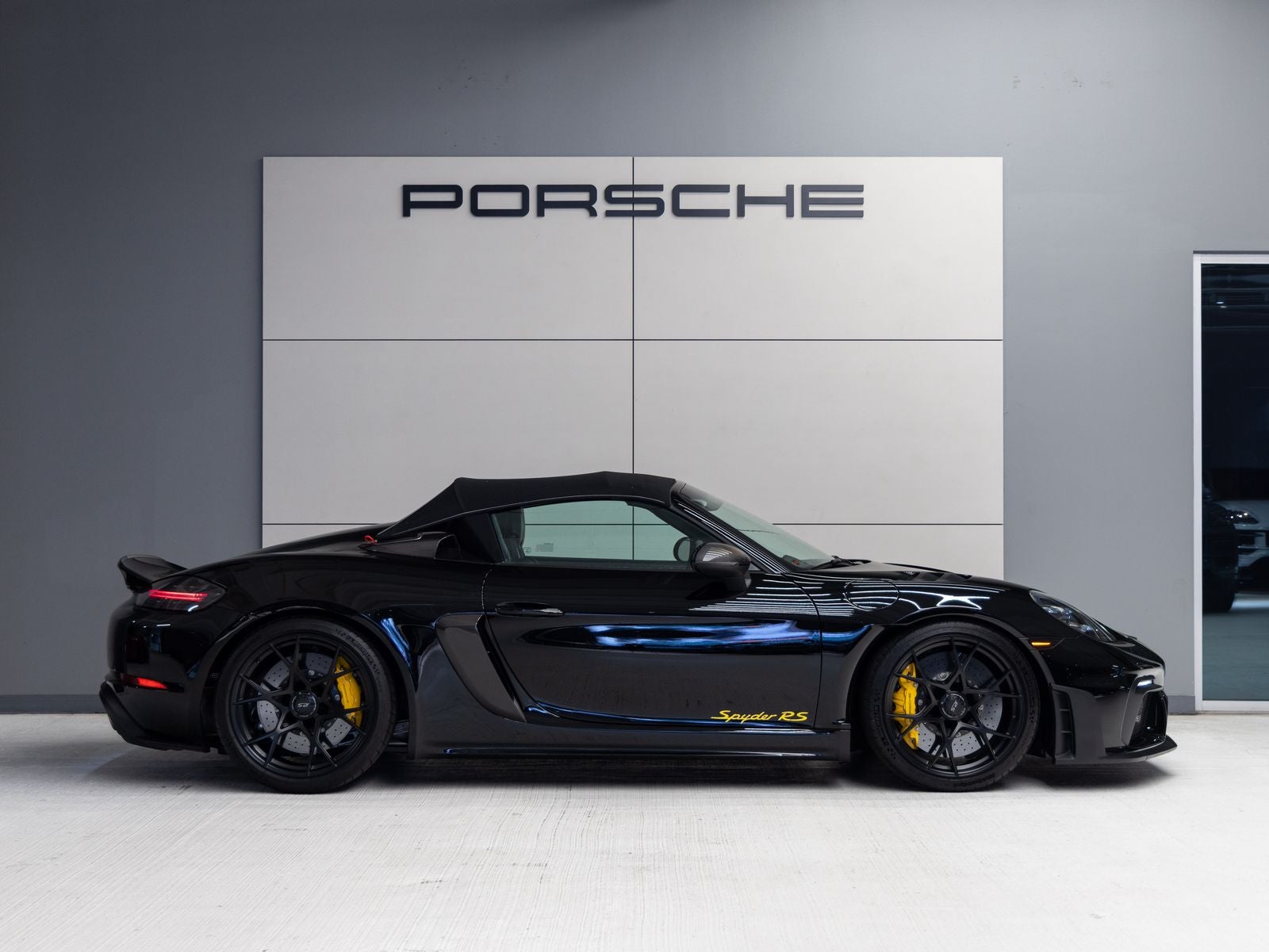 2025 Porsche 718 718 Spyder RS