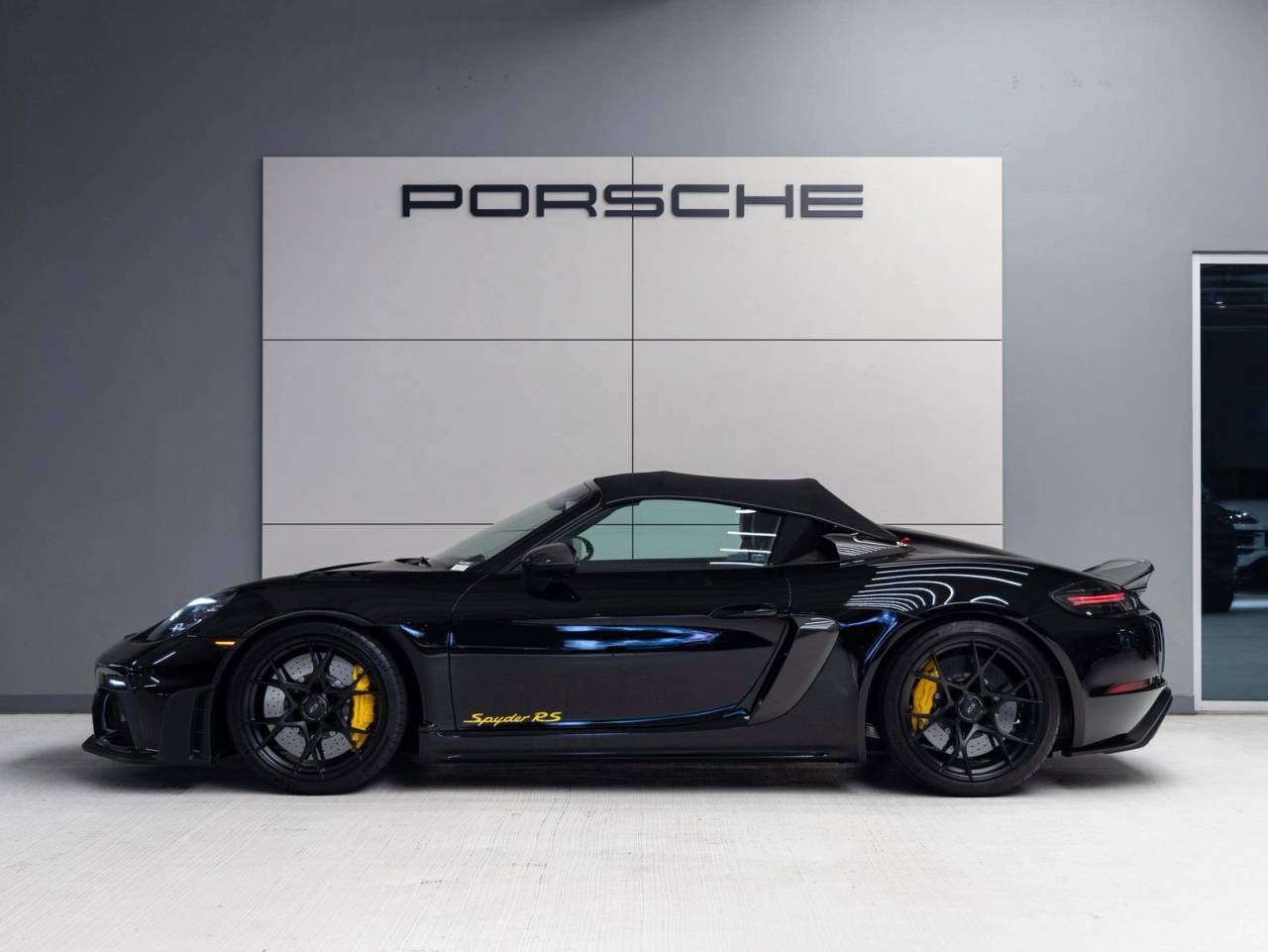 2025 Porsche 718 718 Spyder RS