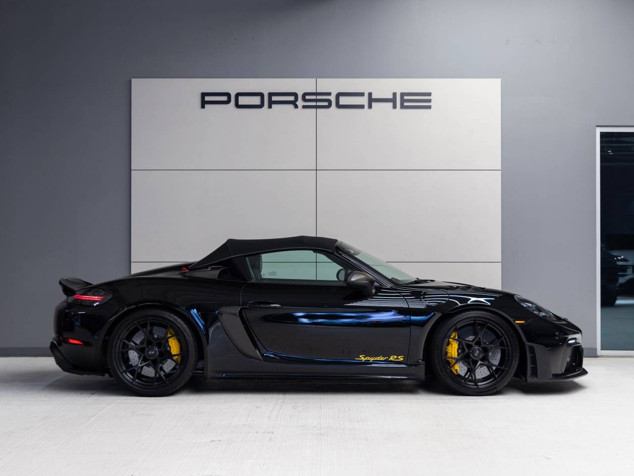 2025 Porsche 718 718 Spyder RS