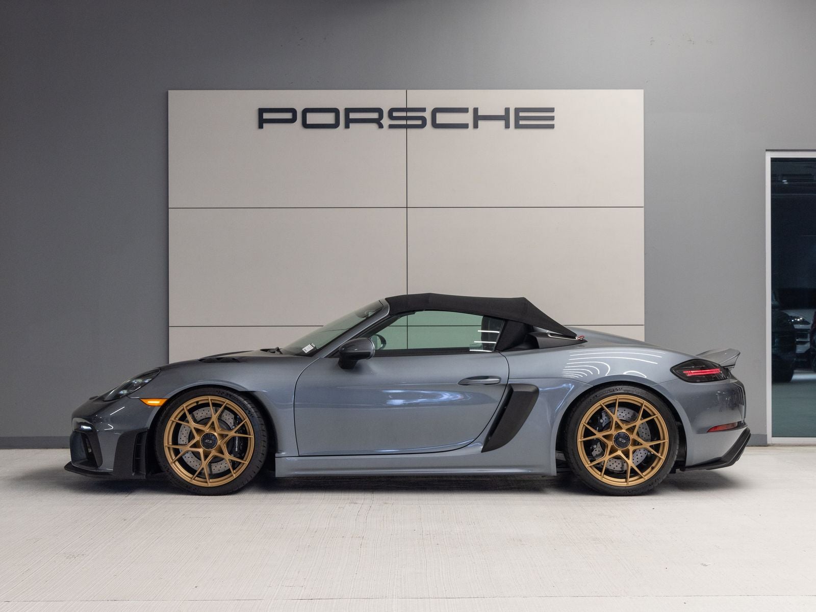 2024 Porsche 718 Spyder RS