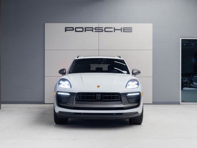 2024 Porsche Macan Macan T (MY24)