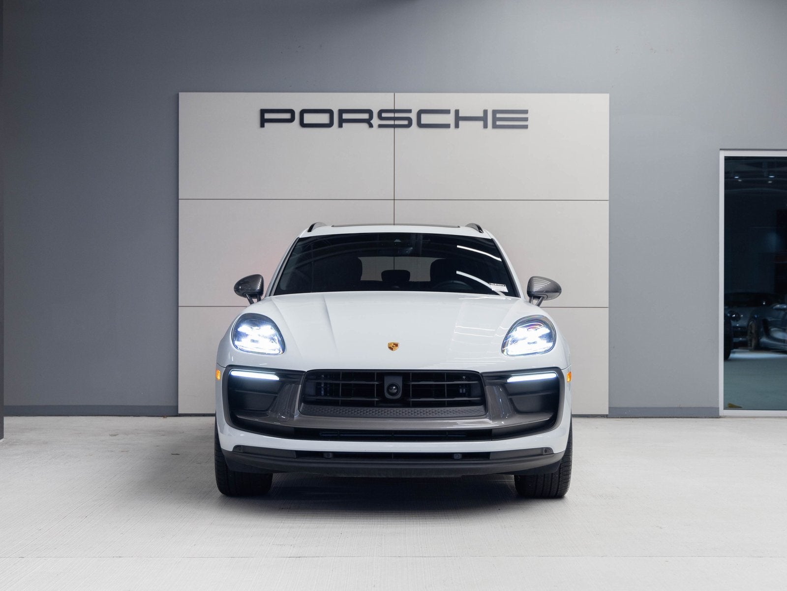 2024 Porsche Macan Macan T (MY24)