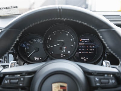 2024 Porsche Macan Macan T (MY24)