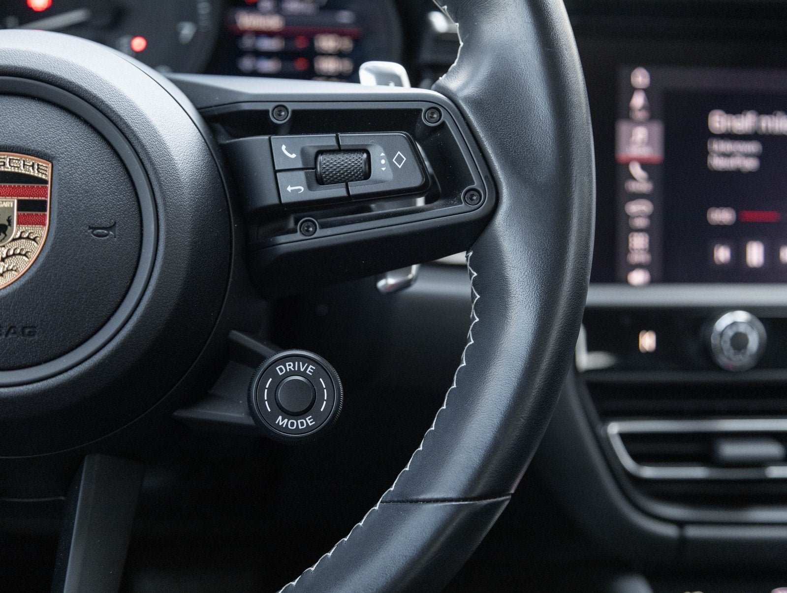 2024 Porsche Macan Macan T (MY24)