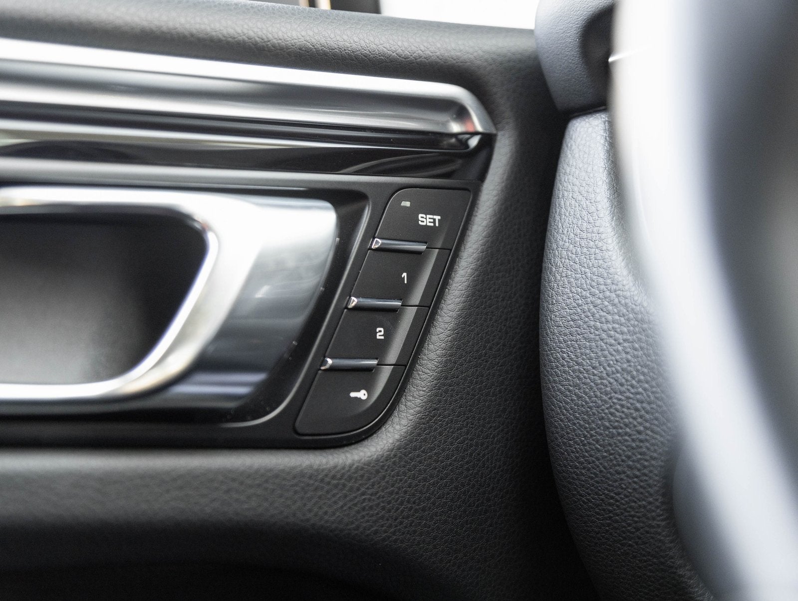 2024 Porsche Macan Macan T (MY24)