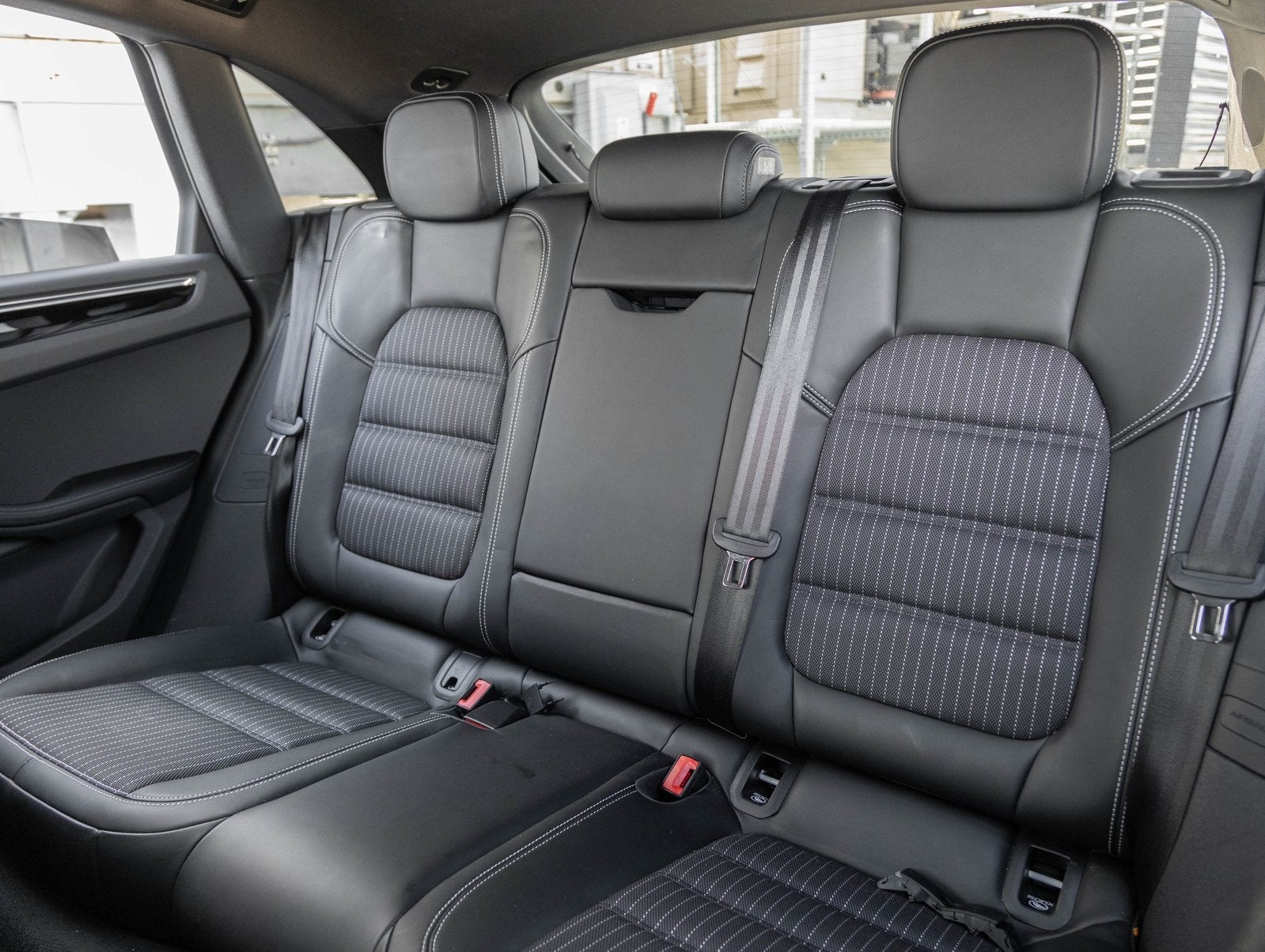 2024 Porsche Macan Macan T (MY24)