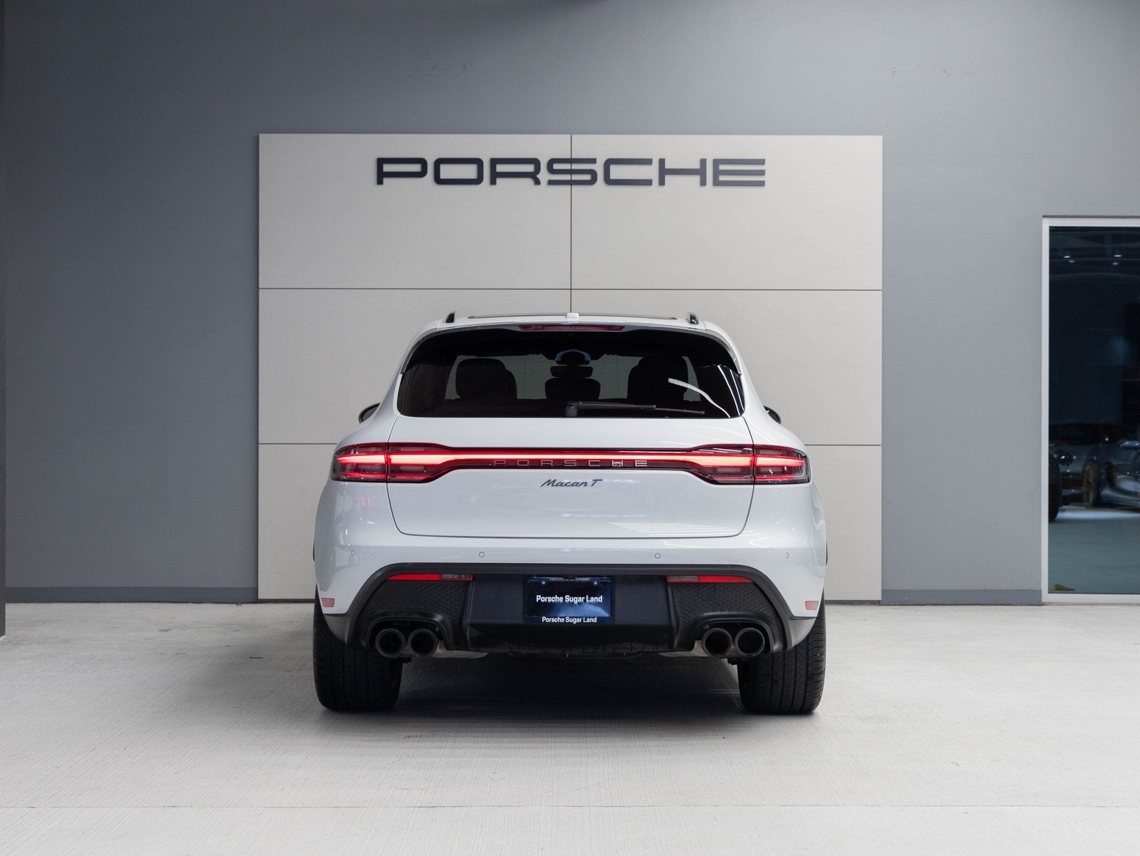 2024 Porsche Macan Macan T (MY24)
