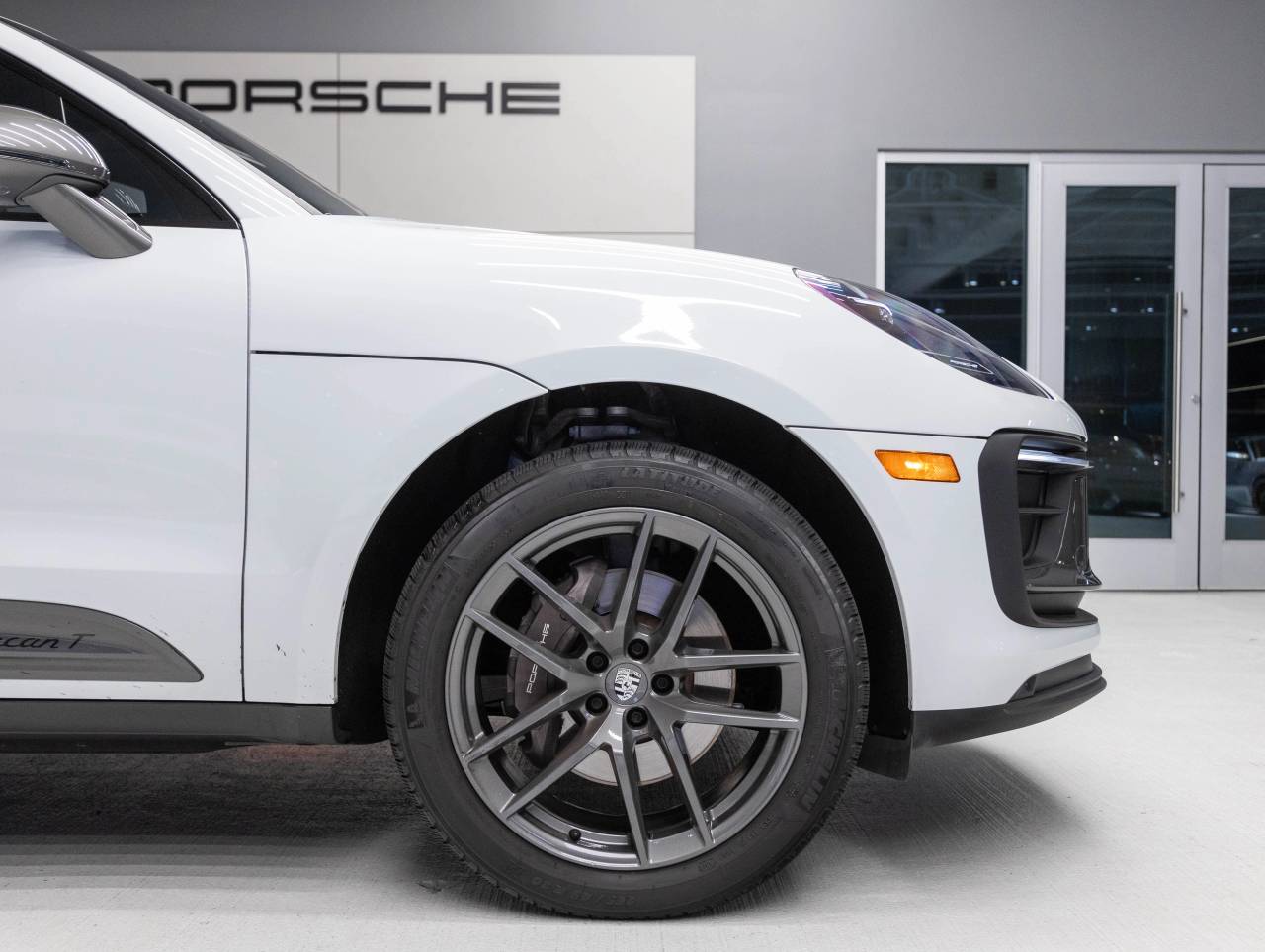 2024 Porsche Macan Macan T (MY24)