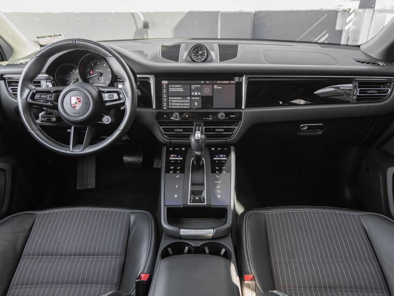 2024 Porsche Macan Macan T (MY24)