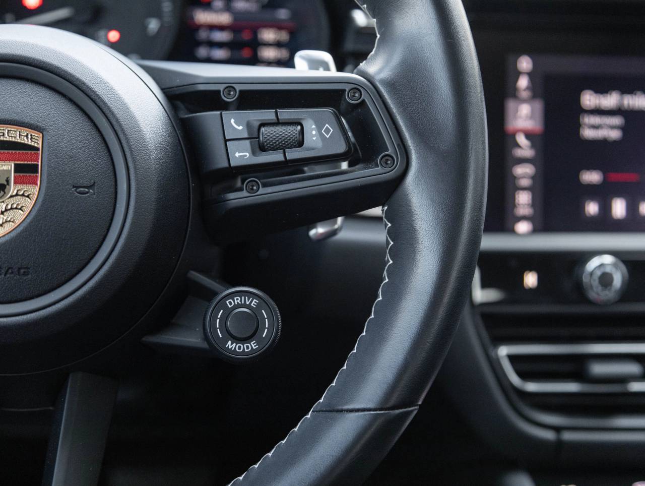 2024 Porsche Macan Macan T (MY24)