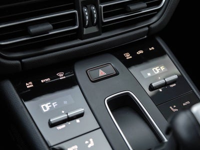 2024 Porsche Macan Macan T (MY24)