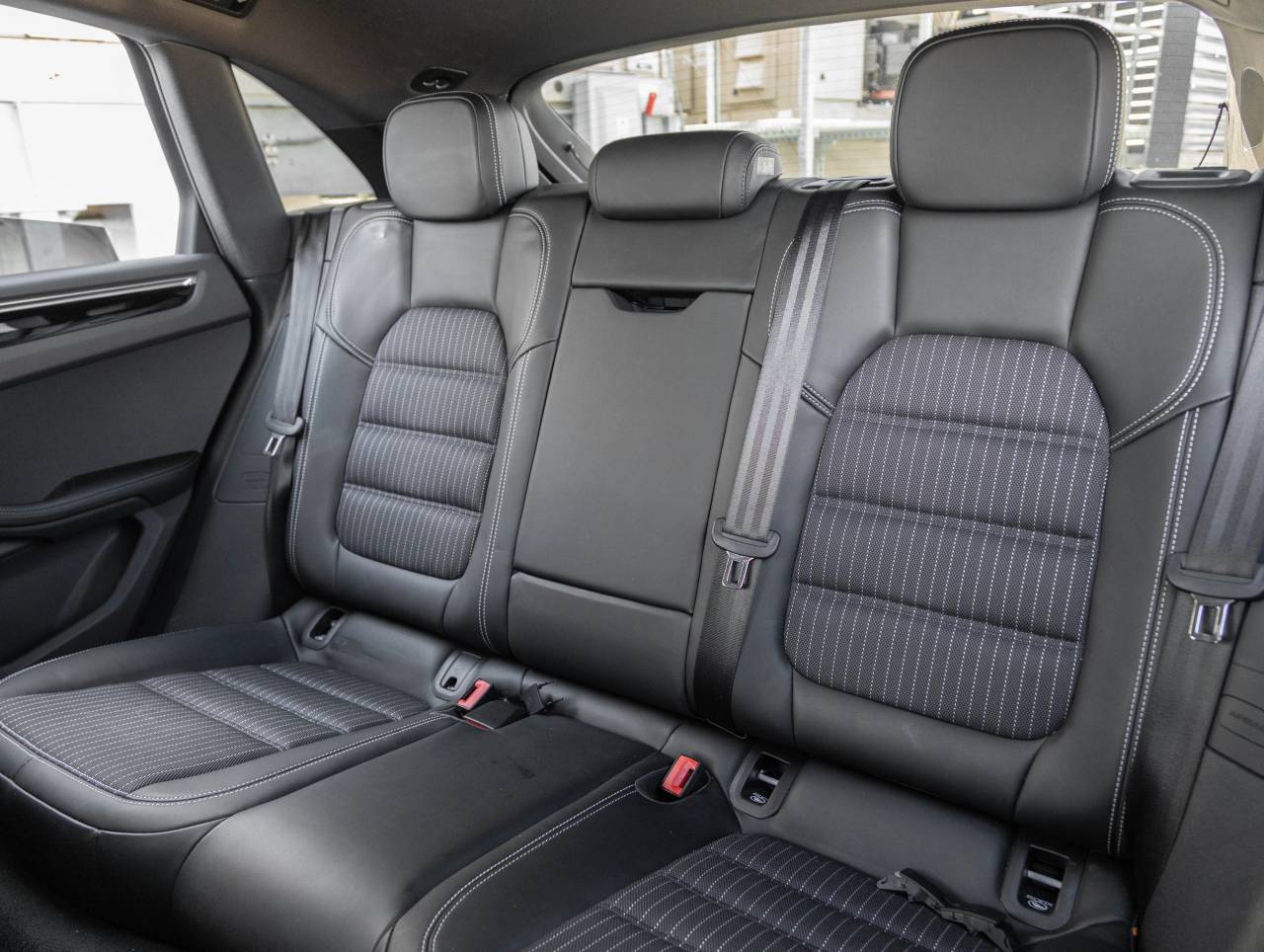 2024 Porsche Macan Macan T (MY24)