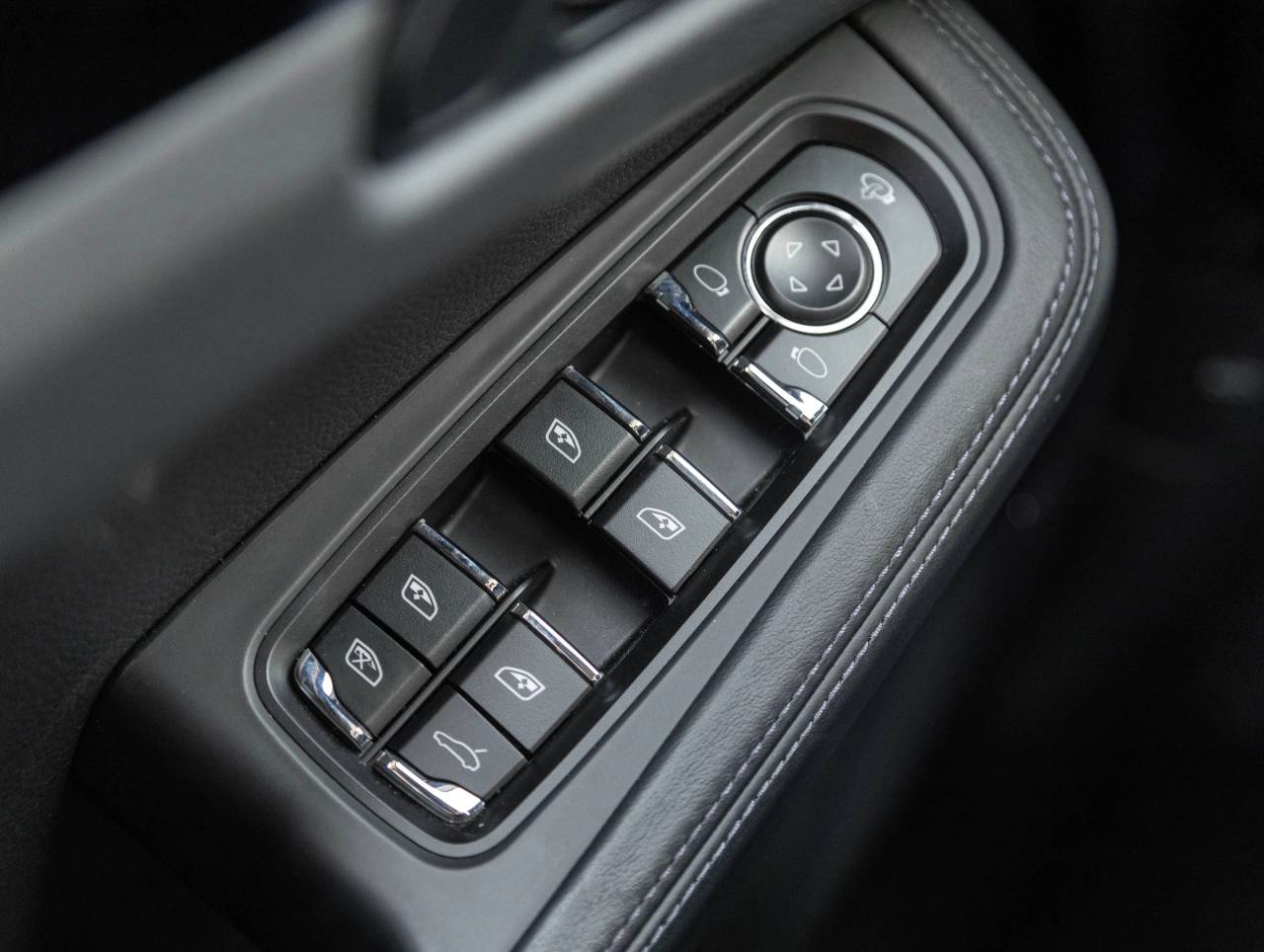 2024 Porsche Macan Macan T (MY24)