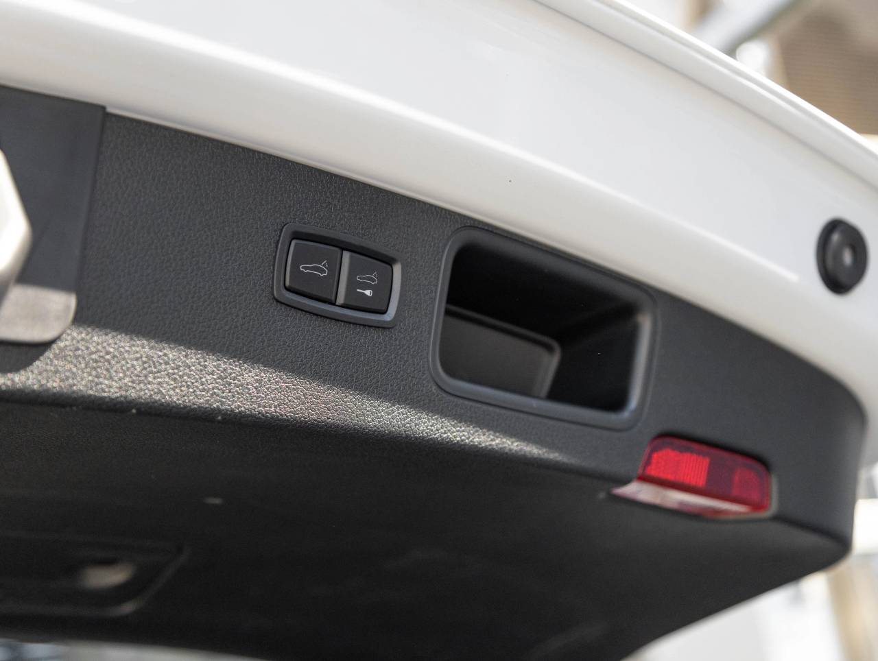 2024 Porsche Macan Macan T (MY24)