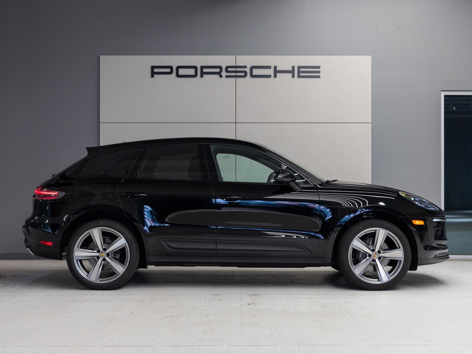 2025 Porsche Macan Macan