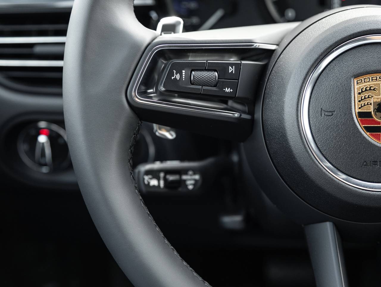 2025 Porsche Macan Macan