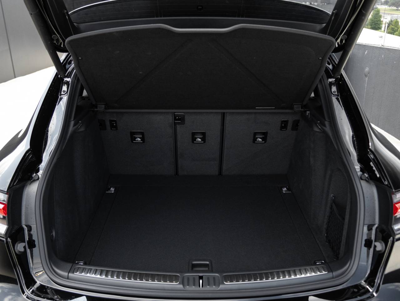 2025 Porsche Macan Macan