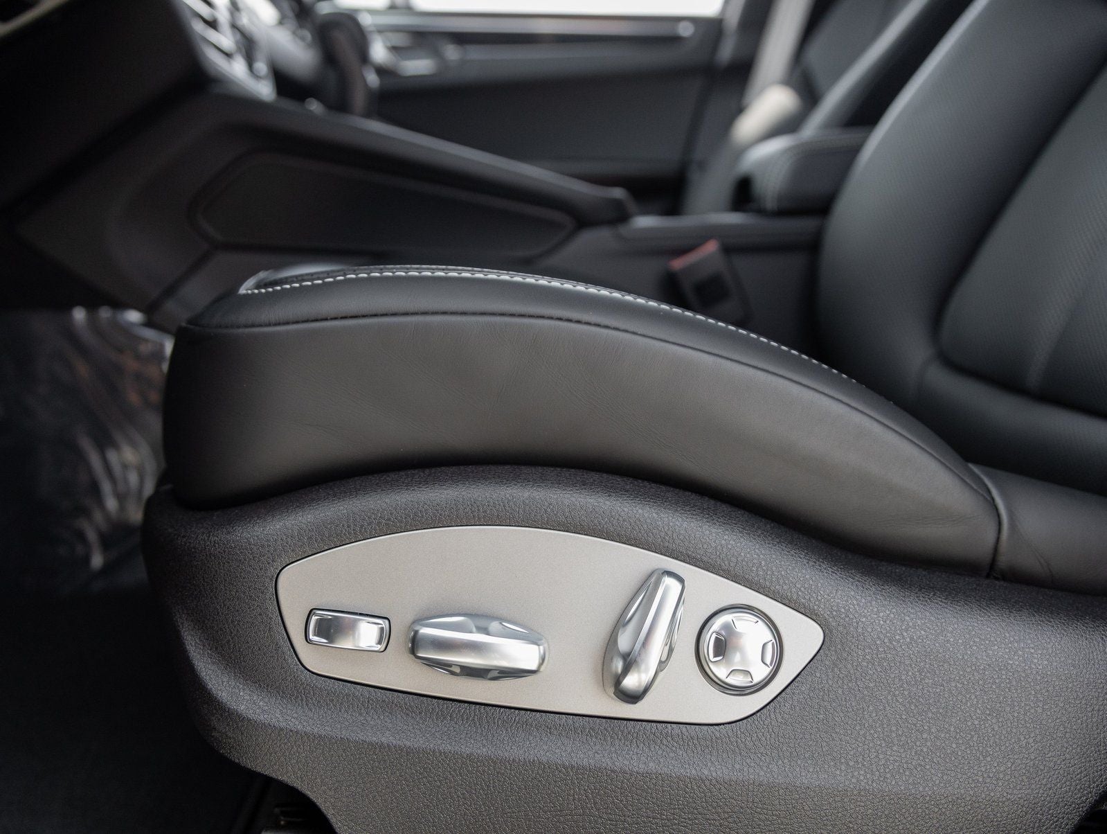 2026 Porsche Macan Macan T