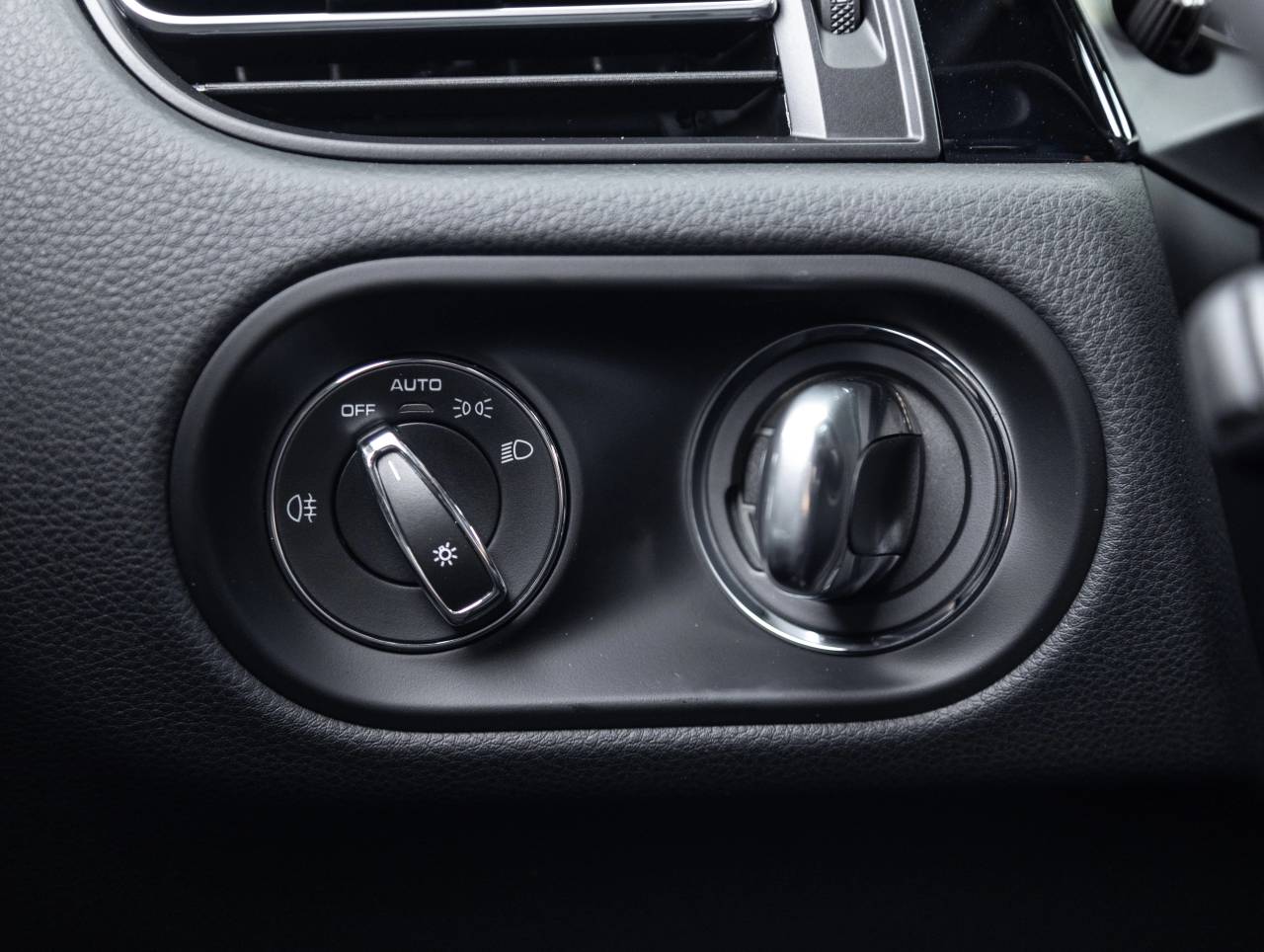 2026 Porsche Macan Macan T