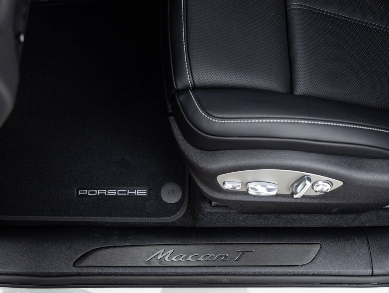 2026 Porsche Macan Macan T