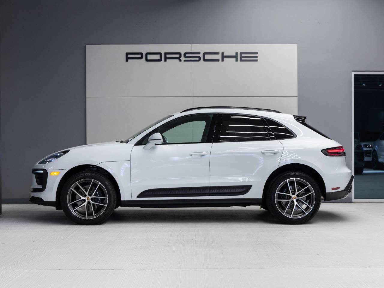 2026 Porsche Macan AWD