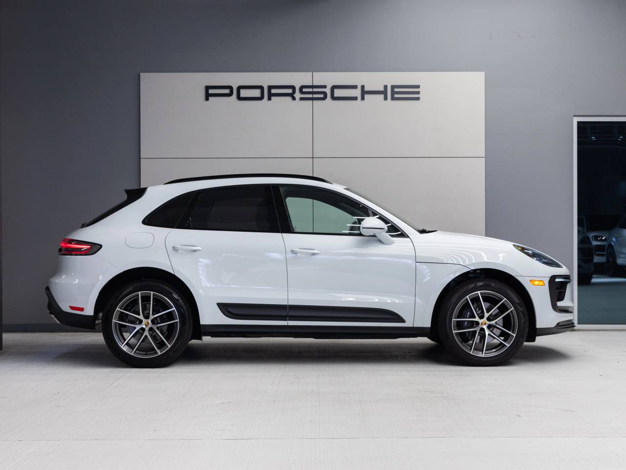 2026 Porsche Macan AWD