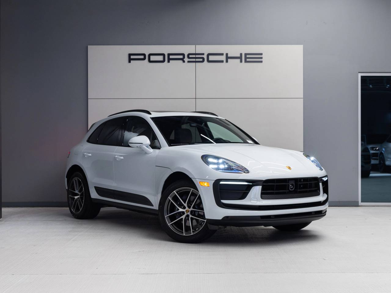 2026 Porsche Macan AWD