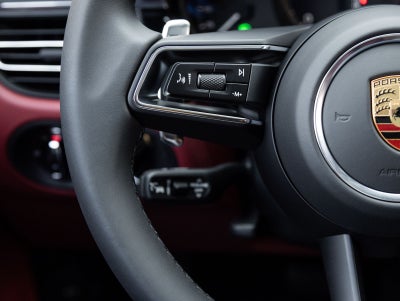 2026 Porsche Macan Macan