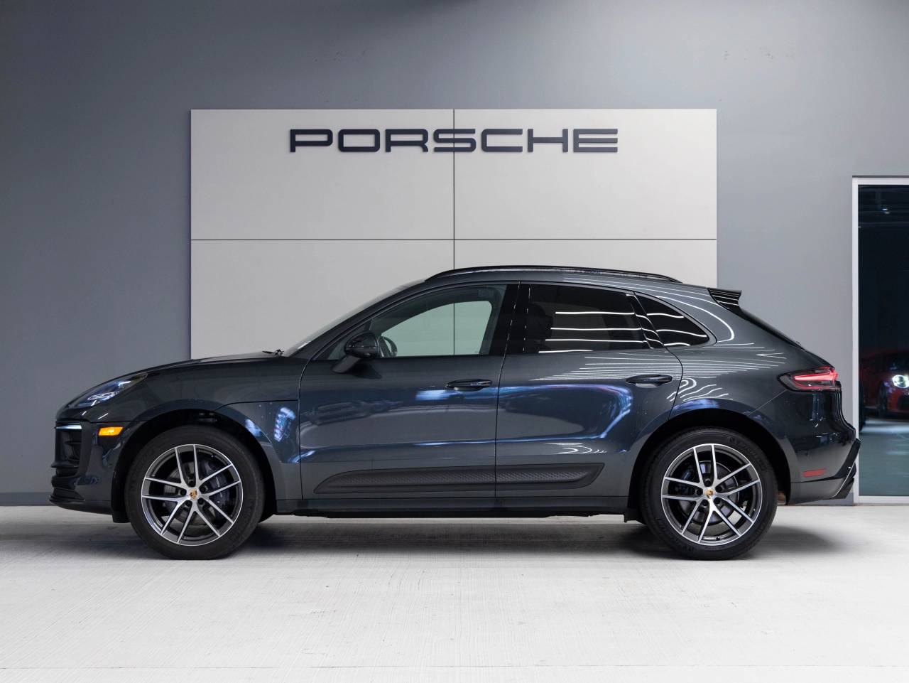 2023 Porsche Macan Macan (MY23)