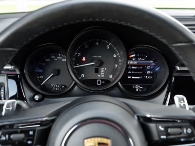 2023 Porsche Macan Macan (MY23)