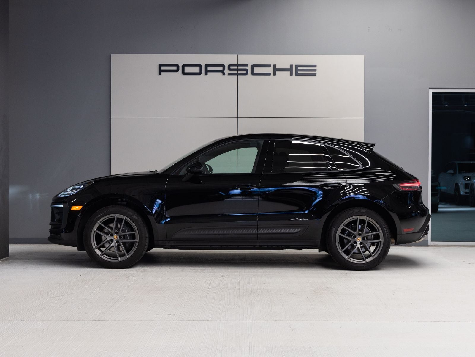 2023 Porsche Macan Macan (MY23)