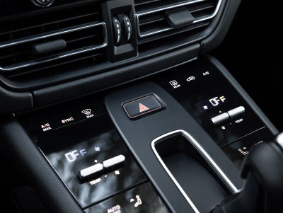 2023 Porsche Macan Macan (MY23)