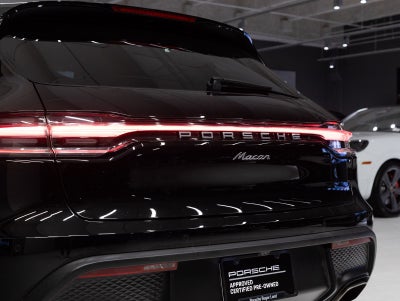 2023 Porsche Macan Macan (MY23)