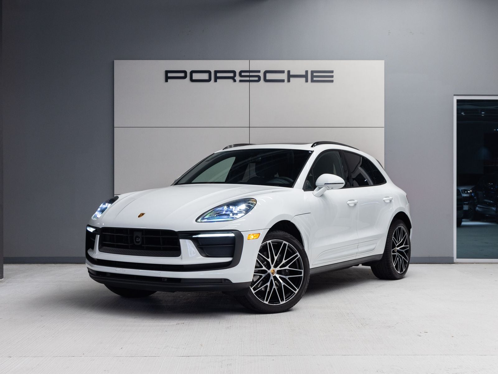 2026 Porsche Macan AWD