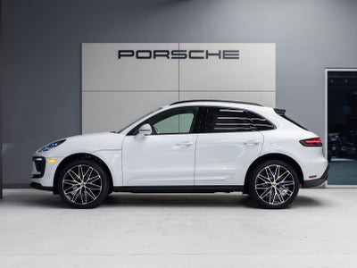 2026 Porsche Macan AWD